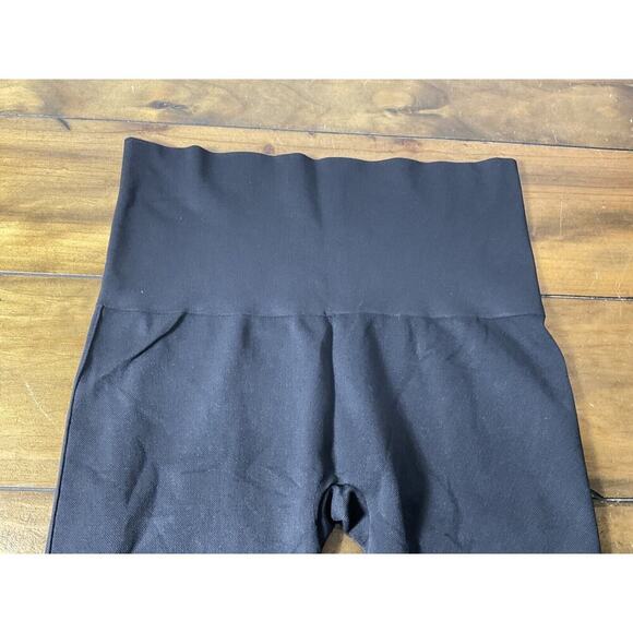 Spanx Cropped Look at Me Now Seamless Black Leggings- SIZE 3X - Picture 3 of 7